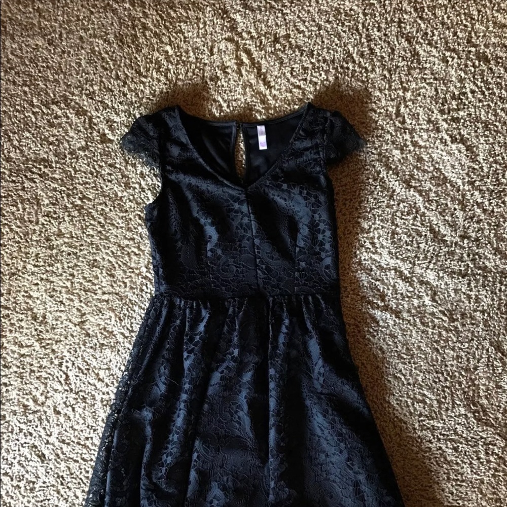 Black Lace Dress - Picture 4 of 4